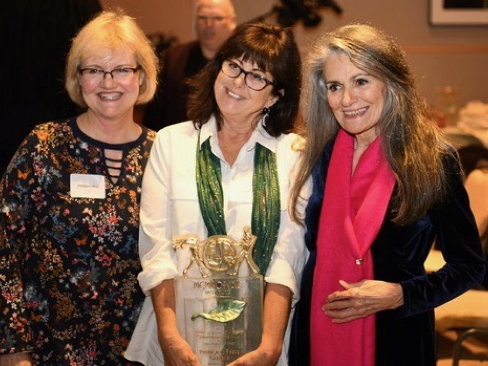 GSDFW award winner and Promise of Peace Gardens founder Elizabeth Dry, center, celebrates with fellow greenies Georgeann Moss, left, and Esther McElfish. Photos by Andrea Ridout and Bill Strode, from Green Source DFW 
